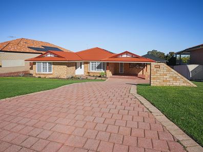 332 Summerlakes Parade, Ballajura WA 6066