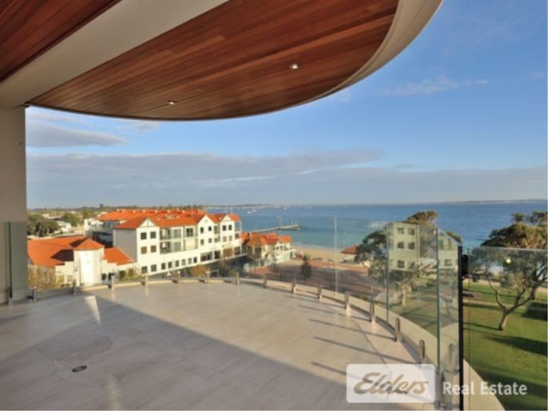 8/3 Rockingham Beach Road, Rockingham