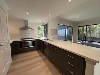 8 Olcote Street, Doubleview WA 6018
