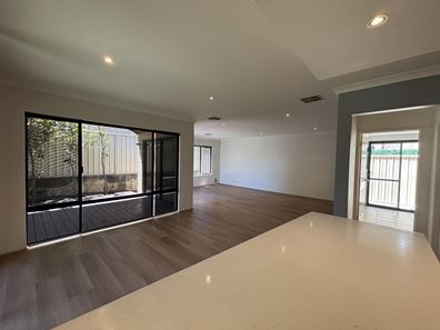 8 Olcote Street, Doubleview WA 6018