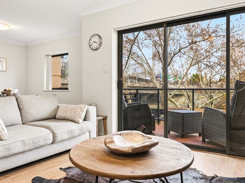 16/110 Mounts Bay Road, Perth WA 6000
