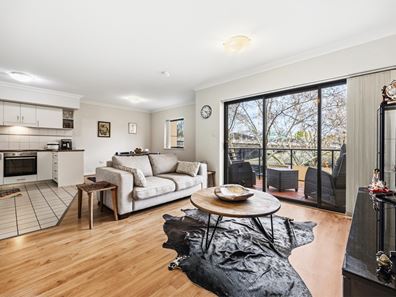 16/110 Mounts Bay Road, Perth WA 6000
