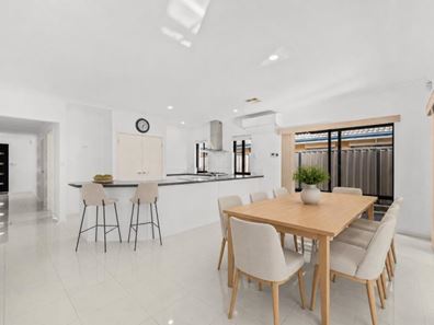 1 Cayenne Street, Wattle Grove WA 6107