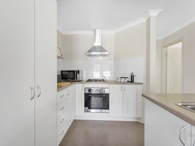 11/9 Gladstone Rd, Armadale WA 6112