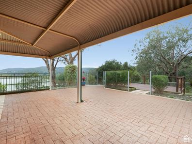 2B Mader Crescent, Mount Nasura WA 6112