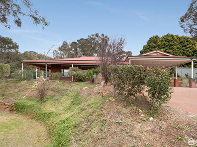 2B Mader Crescent, Mount Nasura WA 6112