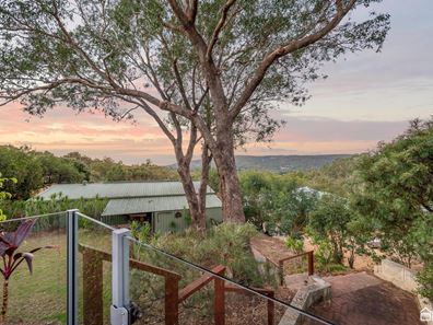 2B Mader Crescent, Mount Nasura WA 6112