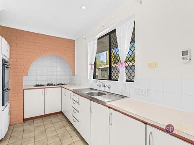 32 Merley Way, Parkwood WA 6147