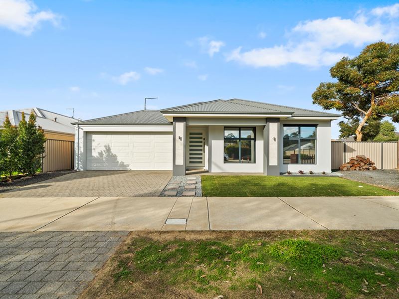 18 Skyline Boulevard, Whitby