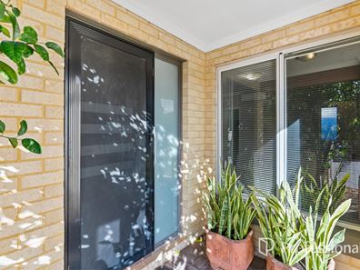 4/5 Tangmere Way, Balga WA 6061
