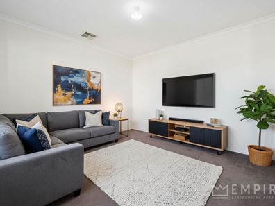 5 Donnelly Street, Lake Coogee WA 6166