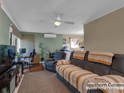 19 Langridge Crescent, Orelia WA 6167