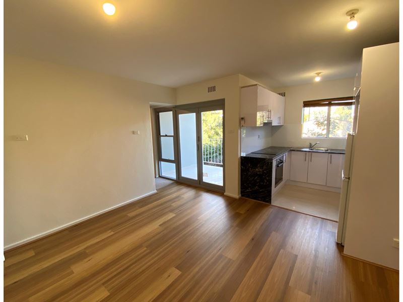 8/84 Stanley Street, Scarborough WA 6019