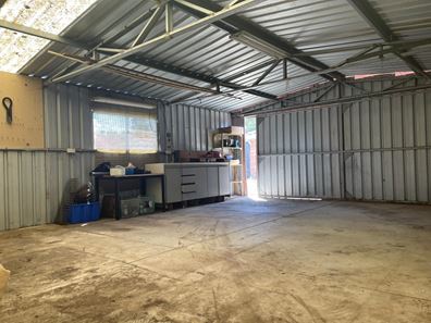77 Unnaro St, Hillman WA 6168