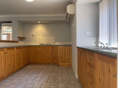 77 Unnaro St, Hillman WA 6168