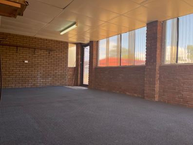 77 Unnaro St, Hillman WA 6168