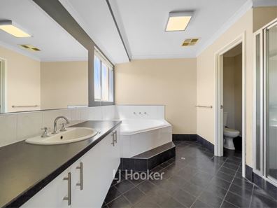 15 Waverley Road, Australind WA 6233