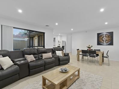 2/28 Homewood Street, Cloverdale WA 6105