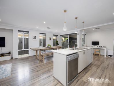 12 Vivid Chase, Dayton WA 6055