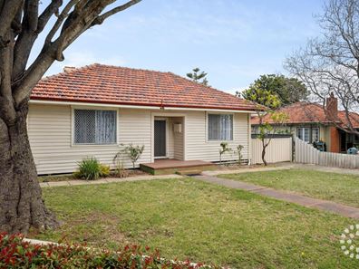 76 Rennie Crescent, Hilton WA 6163