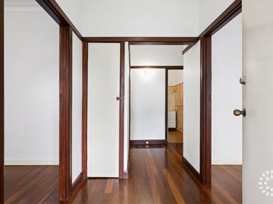 76 Rennie Crescent, Hilton WA 6163