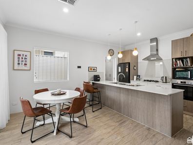 5 Toscana Way, Kelmscott WA 6111