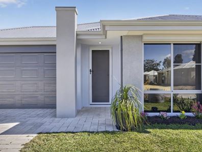 4 Angelo Road, Coodanup WA 6210