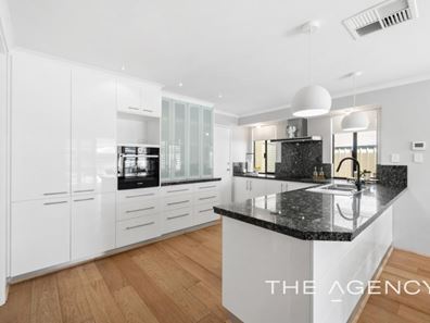 4 Barnes Way, Success WA 6164