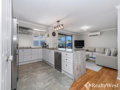 24 Grand Parade, Redcliffe WA 6104