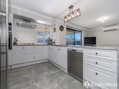 24 Grand Parade, Redcliffe WA 6104