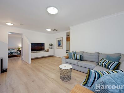 6 Pinta Lane, Currambine WA 6028