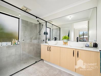 22 Atkins Road, Dalyellup WA 6230
