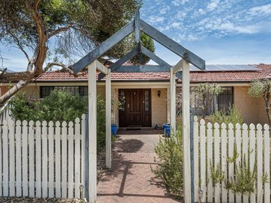 3 Plumdale Way, Woodvale WA 6026