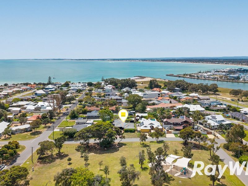 1/8 Cathryn Street, Halls Head WA 6210