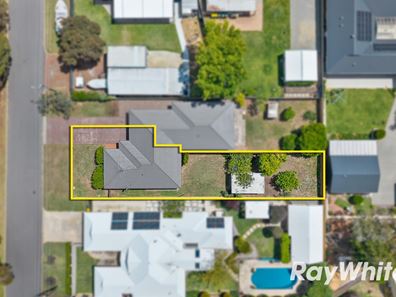 1/8 Cathryn Street, Halls Head WA 6210