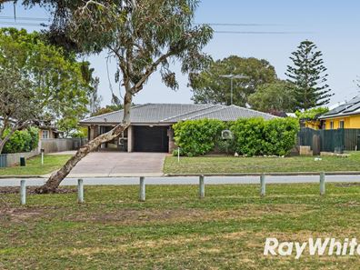 1/8 Cathryn Street, Halls Head WA 6210