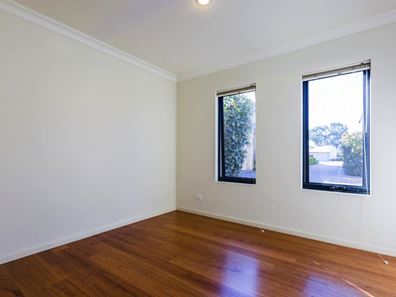 275c Corinthian Road East, Riverton WA 6148