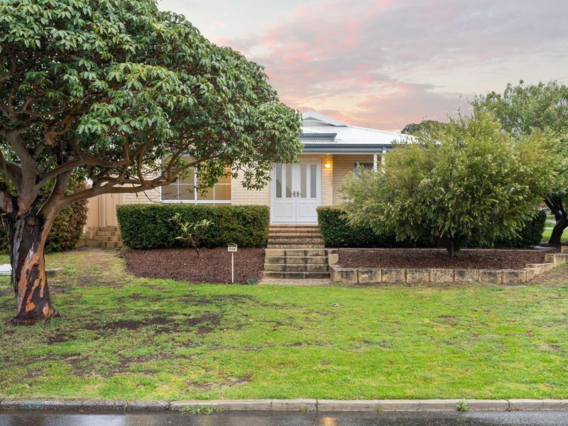 17A Woodley Crescent, Melville WA 6156