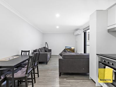 2/230 Spencer Road, Thornlie WA 6108