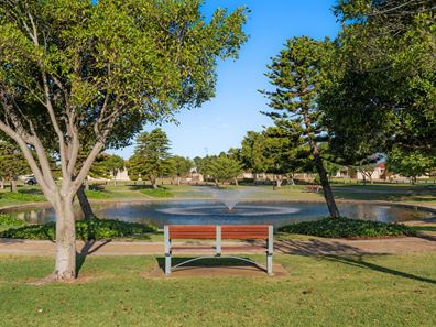 7 La Palma Square, Secret Harbour WA 6173