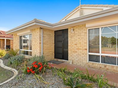 7 La Palma Square, Secret Harbour WA 6173