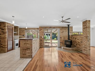 10 Amber Court, Maida Vale WA 6057