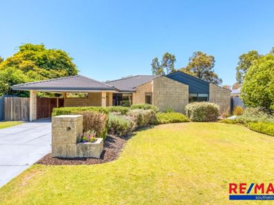 31 Harrington Crescent, Leeming WA 6149