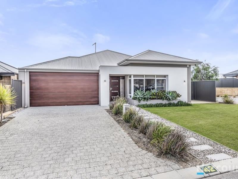 42 Vitrinella Avenue, Jindalee WA 6036