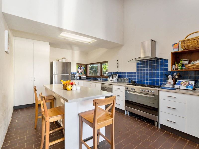 41 Nolan, Bateman
