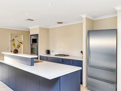 42 Arrowwood Loop, Secret Harbour WA 6173