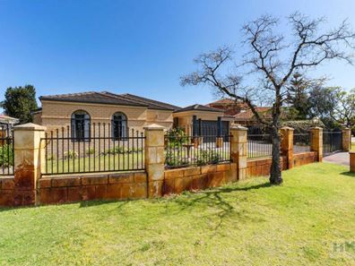 6 Moet Terrace, The Vines WA 6069