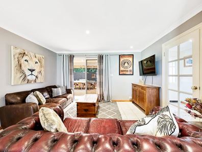 24 Muntries Place, Halls Head WA 6210