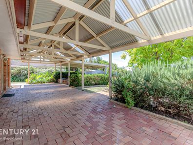 37 Lakesend Road, Thornlie WA 6108