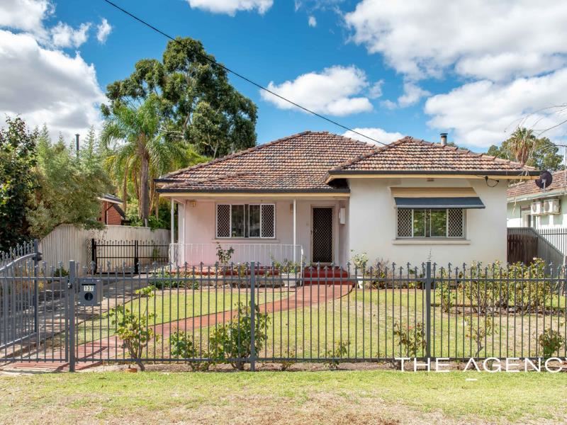 137 Coolgardie Avenue, Redcliffe